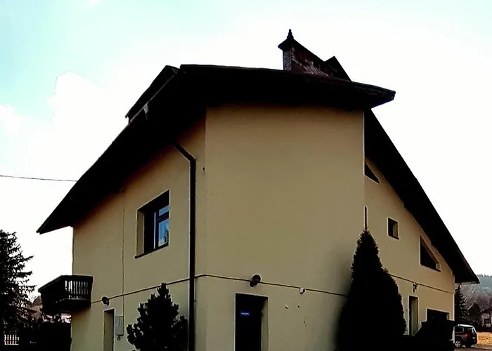 Dom Na Modrzewiowej *